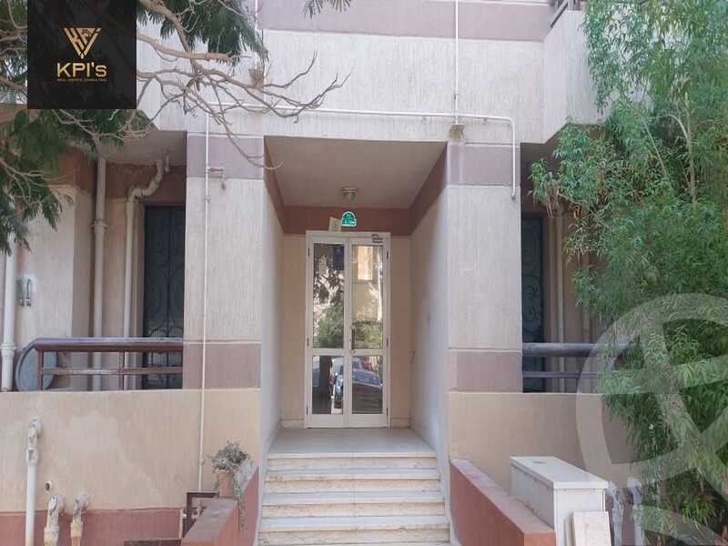 https://aqarmap.com.eg/en/listing/5835185-for-sale-cairo-new-cairo-lrhb-city-phase-4-mohammed-farid-st