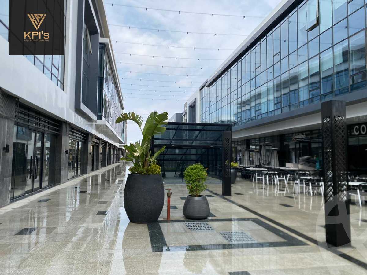 https://aqarmap.com.eg/en/listing/5835921-for-rent-cairo-new-cairo-compounds-jwr-kwmyrshyl-kwmblks-makeplace
