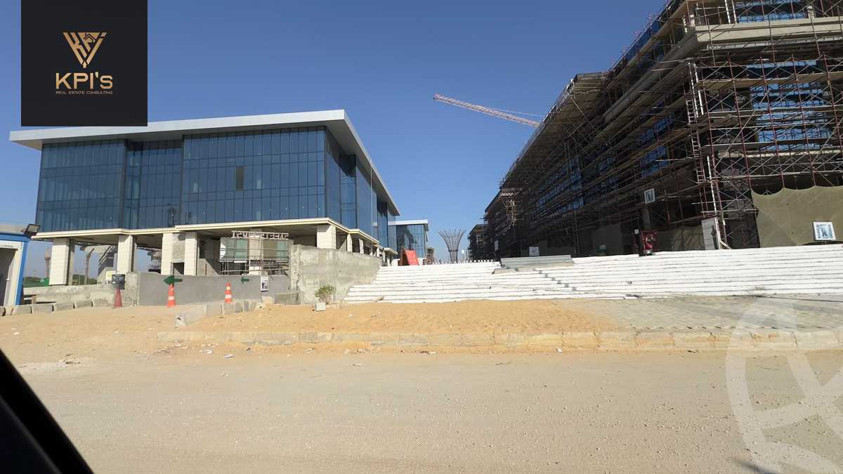https://aqarmap.com.eg/en/listing/5876815-for-sale-cairo-new-cairo-compounds-golden-gate-redcon