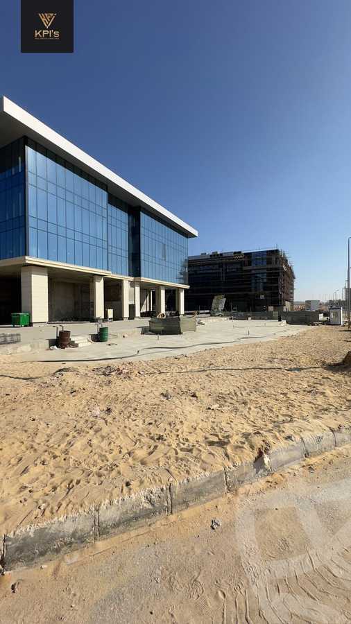 https://aqarmap.com.eg/en/listing/5876815-for-sale-cairo-new-cairo-compounds-golden-gate-redcon