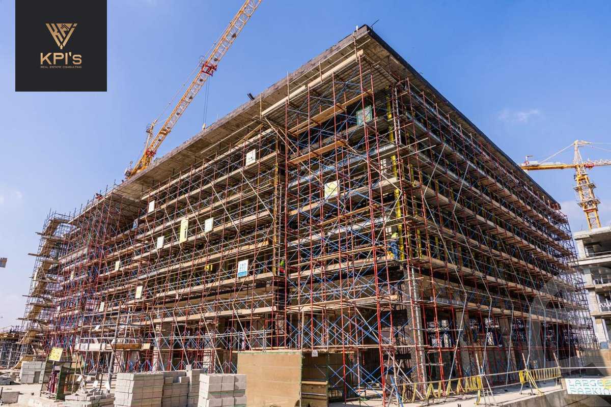https://aqarmap.com.eg/en/listing/5876815-for-sale-cairo-new-cairo-compounds-golden-gate-redcon