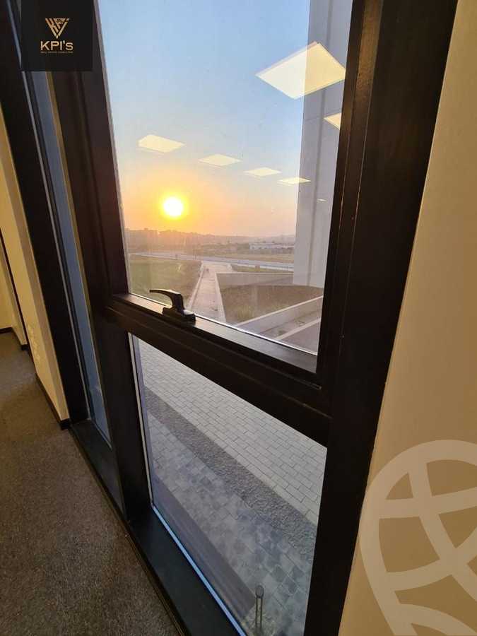 https://aqarmap.com.eg/en/listing/5877277-for-rent-cairo-new-cairo-compounds-hyde-park-business-district