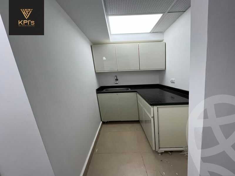 https://aqarmap.com.eg/en/listing/5879351-for-sale-cairo-new-cairo-compounds-bznys-bls-ktlyst-llttwyr