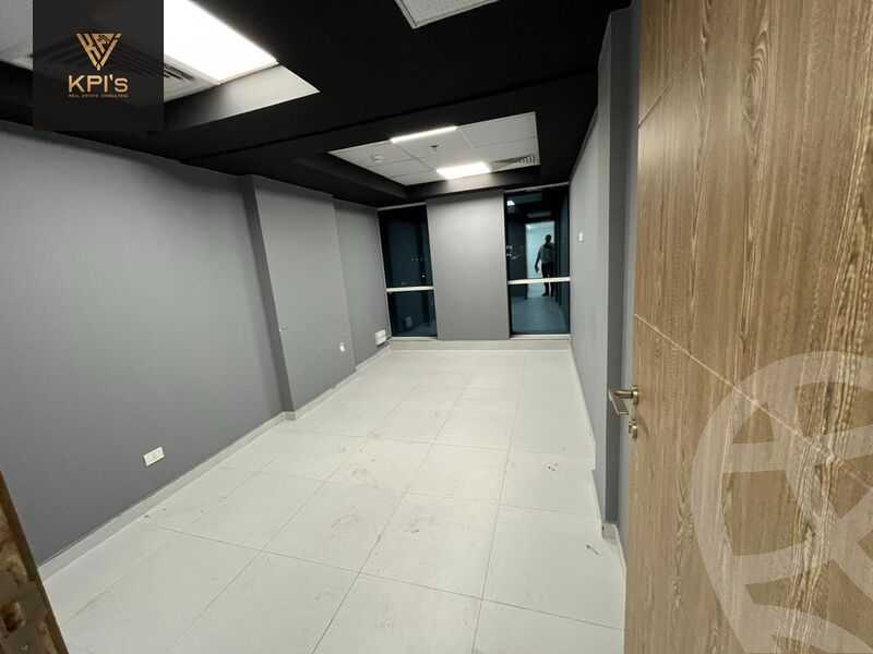 https://aqarmap.com.eg/en/listing/5879351-for-sale-cairo-new-cairo-compounds-bznys-bls-ktlyst-llttwyr