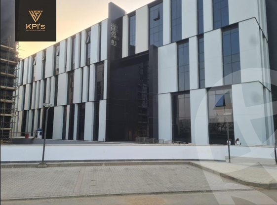 https://aqarmap.com.eg/ar/listing/5925336-for-rent-cairo-new-cairo-compounds-hyde-park