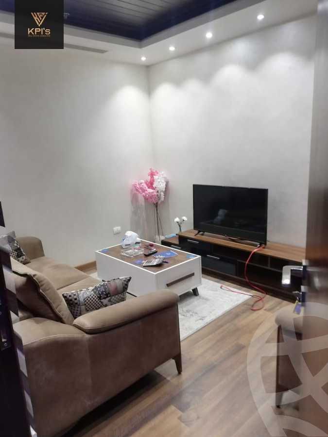 https://aqarmap.com.eg/ar/listing/5948241-for-rent-cairo-new-cairo-compounds-tryfywm-byzns-kwmblks-nm-llttwyr