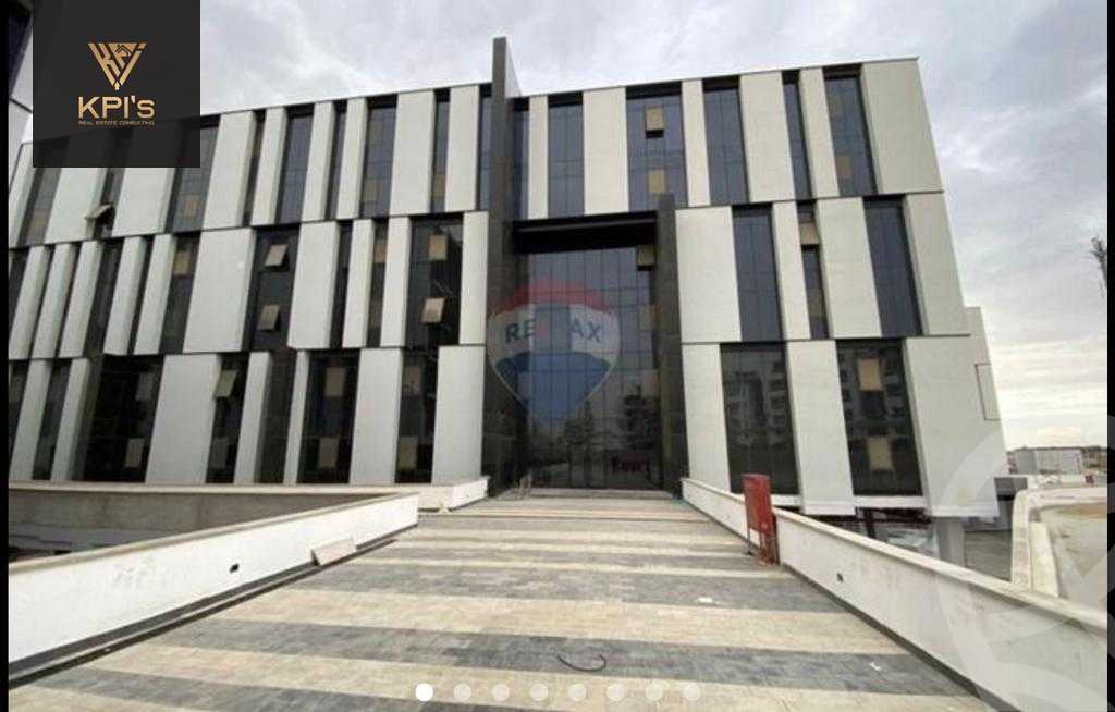 https://aqarmap.com.eg/en/listing/5948652-for-sale-cairo-new-cairo-compounds-hyde-park-business-district