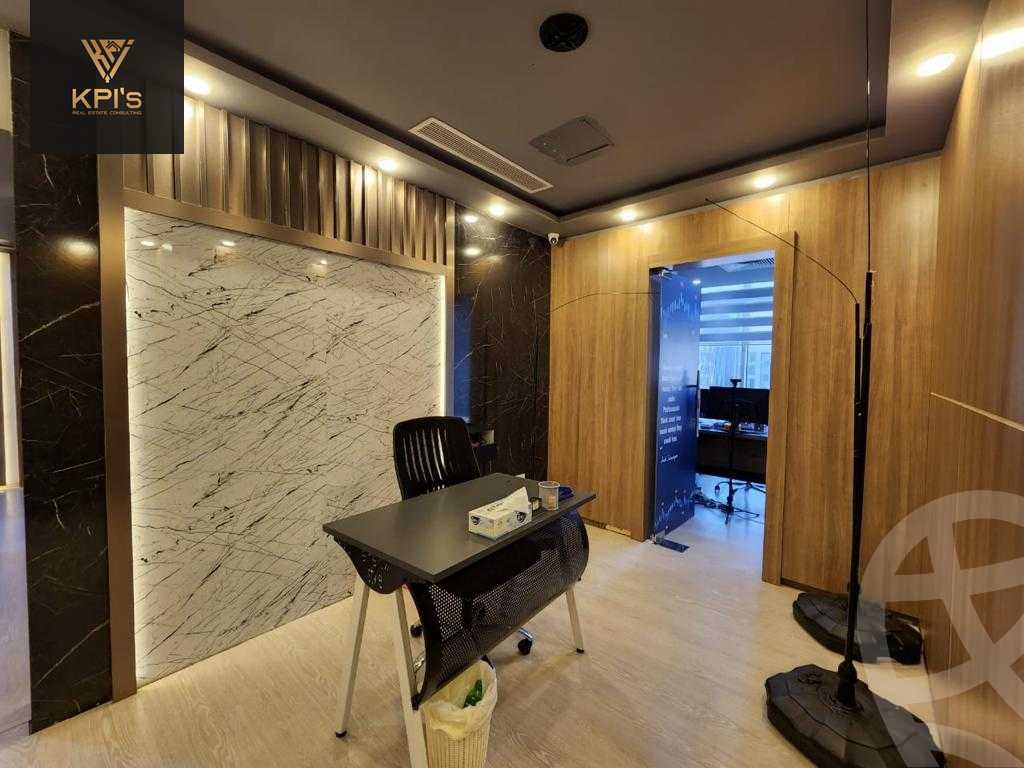 https://aqarmap.com.eg/ar/listing/6117425-for-rent-cairo-new-cairo-compounds-tryfywm-byzns-kwmblks-nm-llttwyr