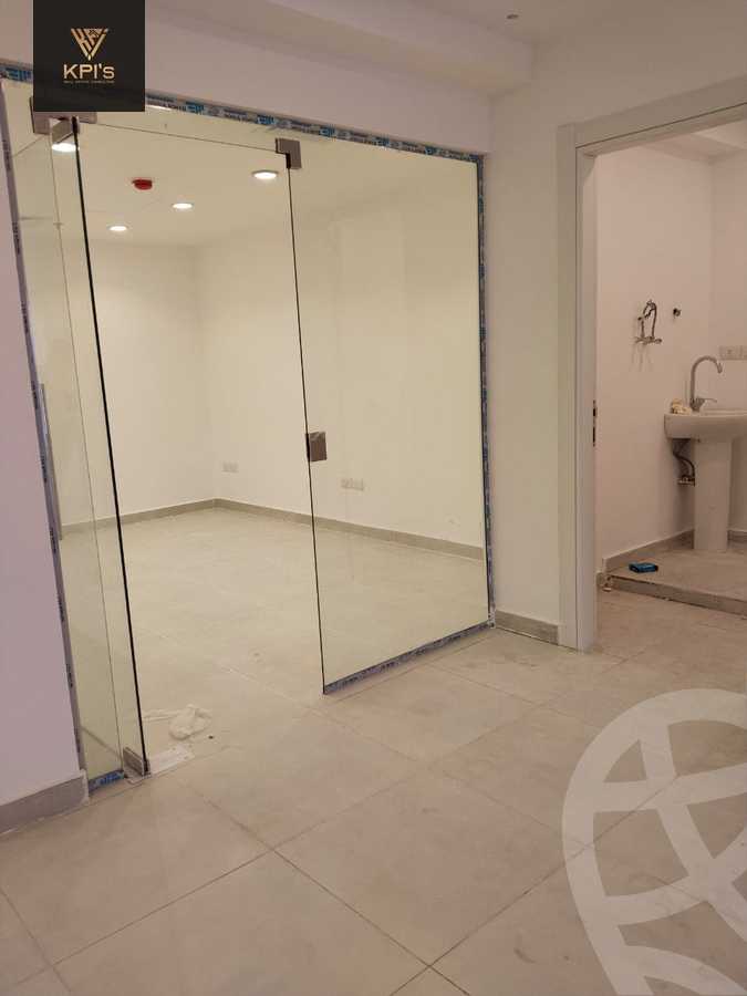 https://aqarmap.com.eg/ar/listing/6138610-for-rent-cairo-new-cairo-compounds-hyde-park-centre-ville-hyde-park