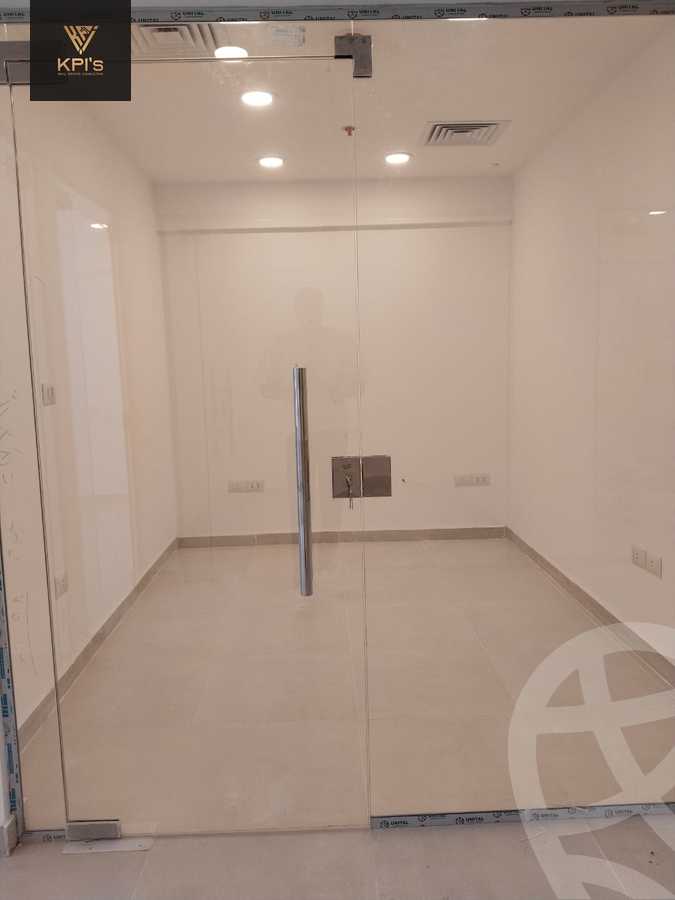 https://aqarmap.com.eg/ar/listing/6138610-for-rent-cairo-new-cairo-compounds-hyde-park-centre-ville-hyde-park