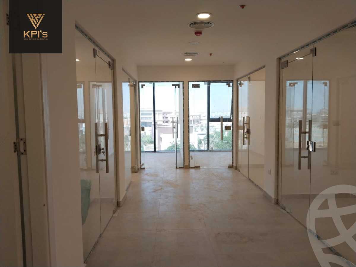 https://aqarmap.com.eg/ar/listing/6138610-for-rent-cairo-new-cairo-compounds-hyde-park-centre-ville-hyde-park