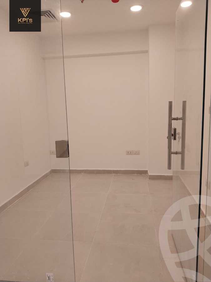 https://aqarmap.com.eg/ar/listing/6138610-for-rent-cairo-new-cairo-compounds-hyde-park-centre-ville-hyde-park