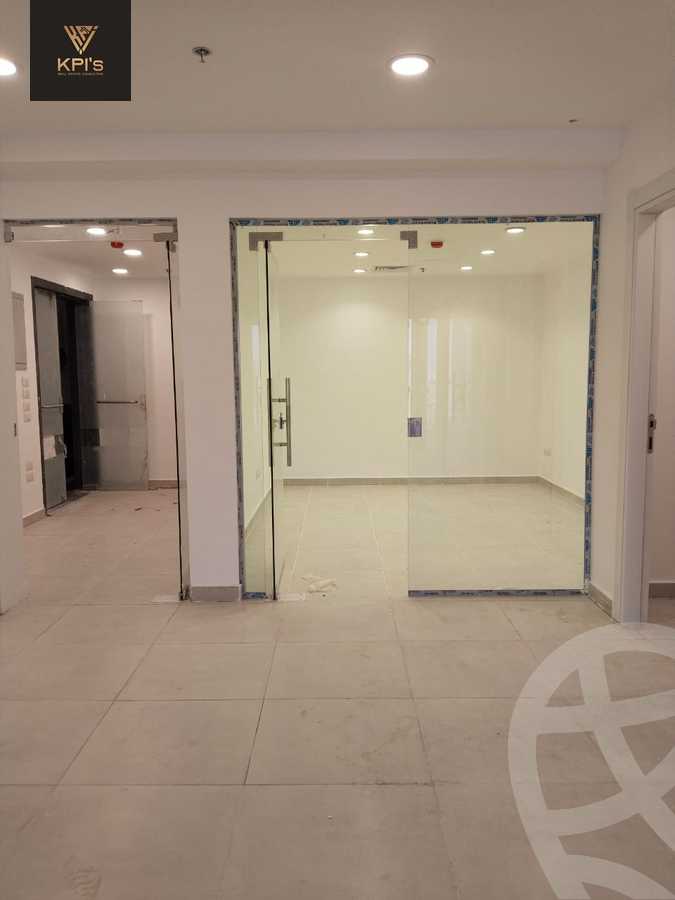 https://aqarmap.com.eg/ar/listing/6138610-for-rent-cairo-new-cairo-compounds-hyde-park-centre-ville-hyde-park
