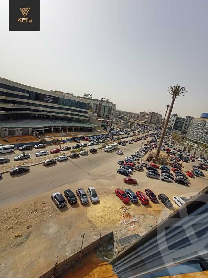 https://aqarmap.com.eg/ar/listing/6186802-for-rent-cairo-new-cairo-compounds-krnyl-byzns-hb-fyks-llttwyr-l-qry