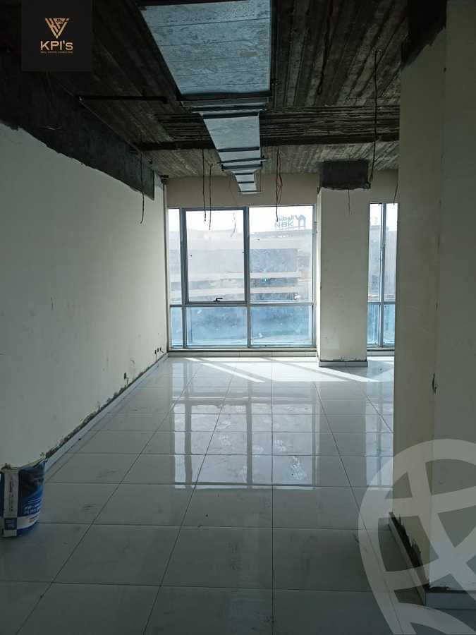 https://aqarmap.com.eg/ar/listing/6186802-for-rent-cairo-new-cairo-compounds-krnyl-byzns-hb-fyks-llttwyr-l-qry