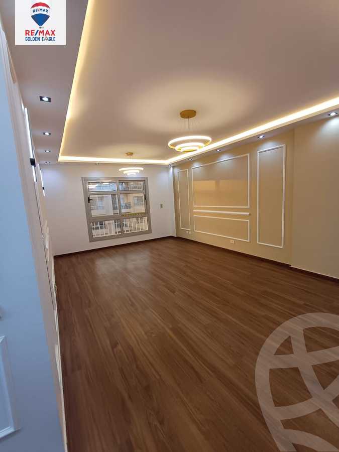https://aqarmap.com.eg/ar/listing/5448652-for-sale-cairo-new-cairo-madinaty-eleventh-zone-buildings-group-112