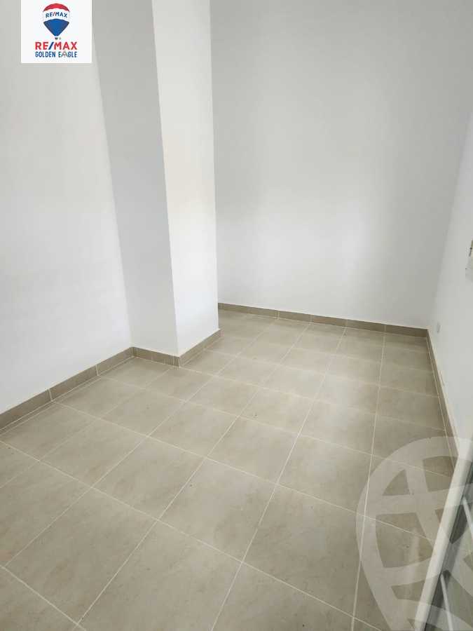 https://aqarmap.com.eg/ar/listing/5853824-for-rent-cairo-new-cairo-madinaty-lmntq-lwl-fylt-talaat-mostafa-rd