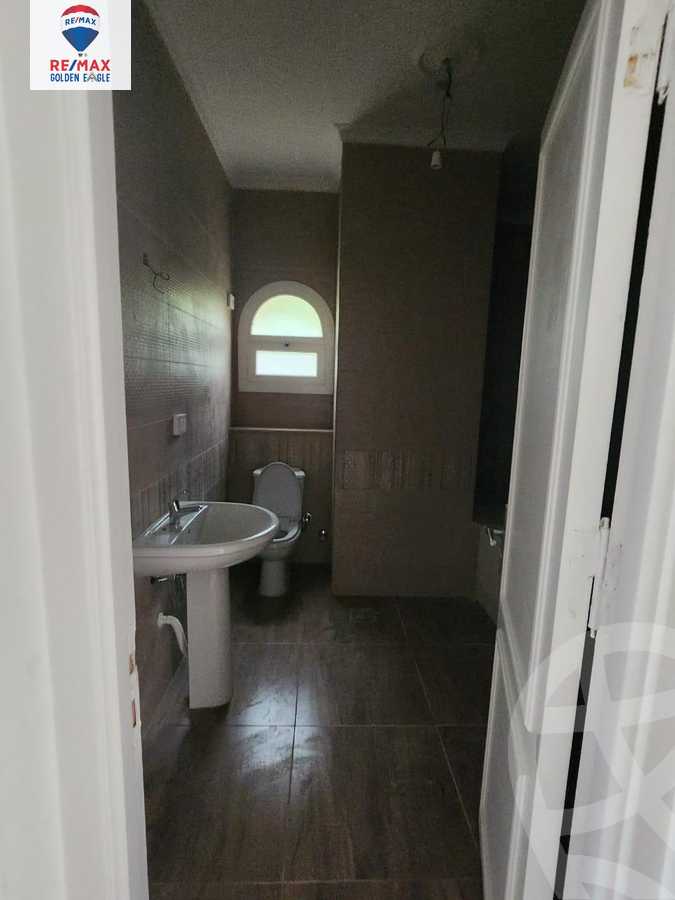 https://aqarmap.com.eg/ar/listing/5853824-for-rent-cairo-new-cairo-madinaty-lmntq-lwl-fylt-talaat-mostafa-rd