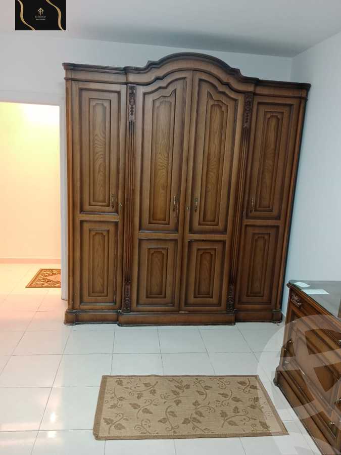 https://aqarmap.com.eg/en/listing/5806377-for-sale-cairo-new-cairo-lrhb-city-phase-4-mohammed-farid-st