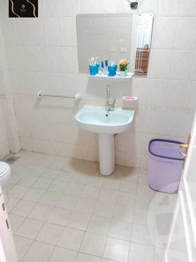 https://aqarmap.com.eg/en/listing/5806377-for-sale-cairo-new-cairo-lrhb-city-phase-4-mohammed-farid-st