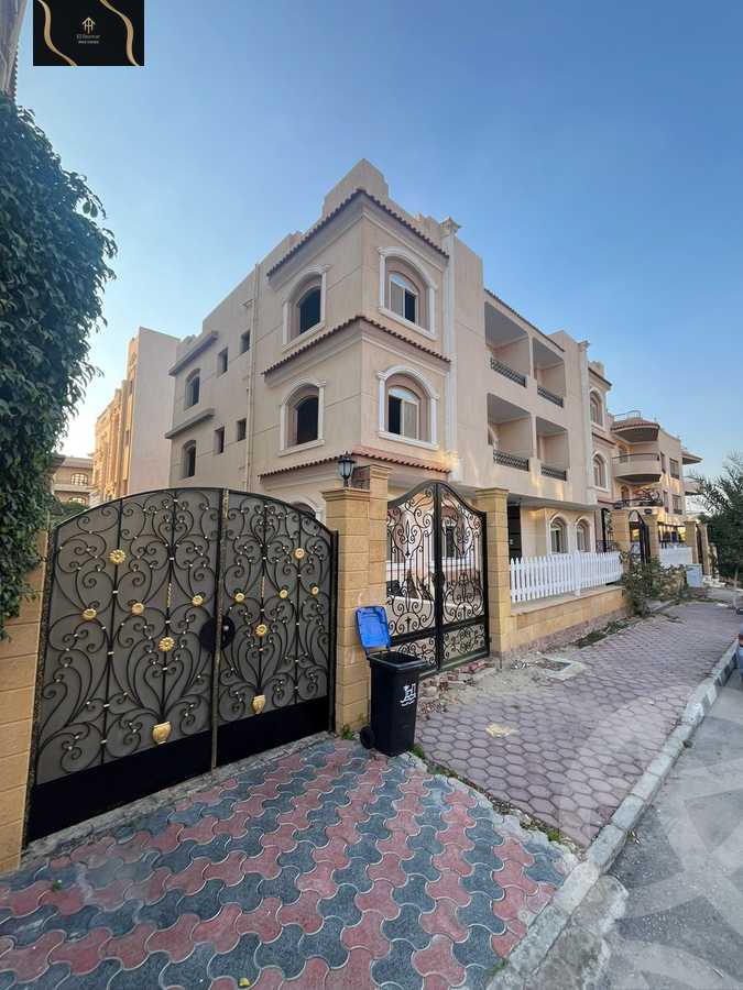https://aqarmap.com.eg/en/listing/5841420-for-sale-cairo-new-cairo-lrhb-city-phase-1-ahmed-rami-st