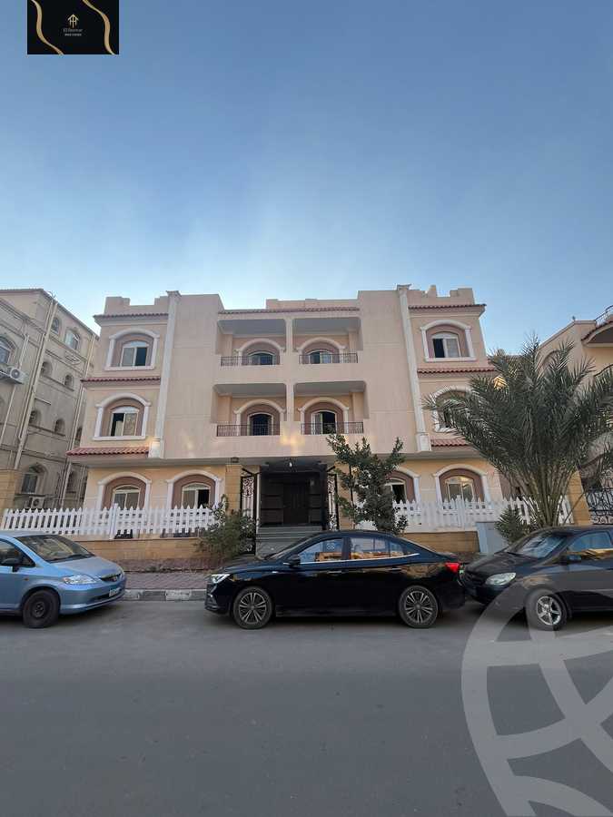https://aqarmap.com.eg/en/listing/5841420-for-sale-cairo-new-cairo-lrhb-city-phase-1-ahmed-rami-st