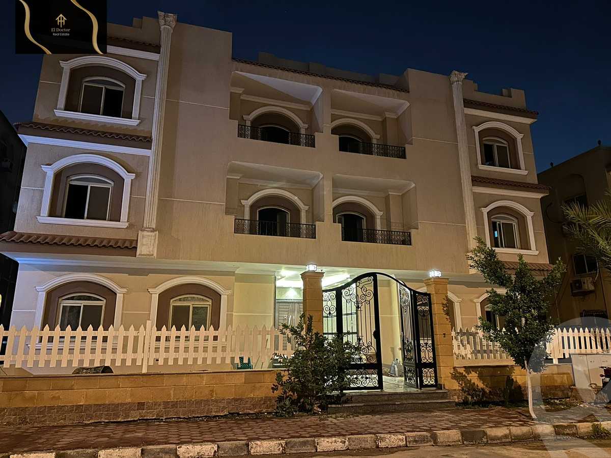 https://aqarmap.com.eg/en/listing/5841420-for-sale-cairo-new-cairo-lrhb-city-phase-1-ahmed-rami-st