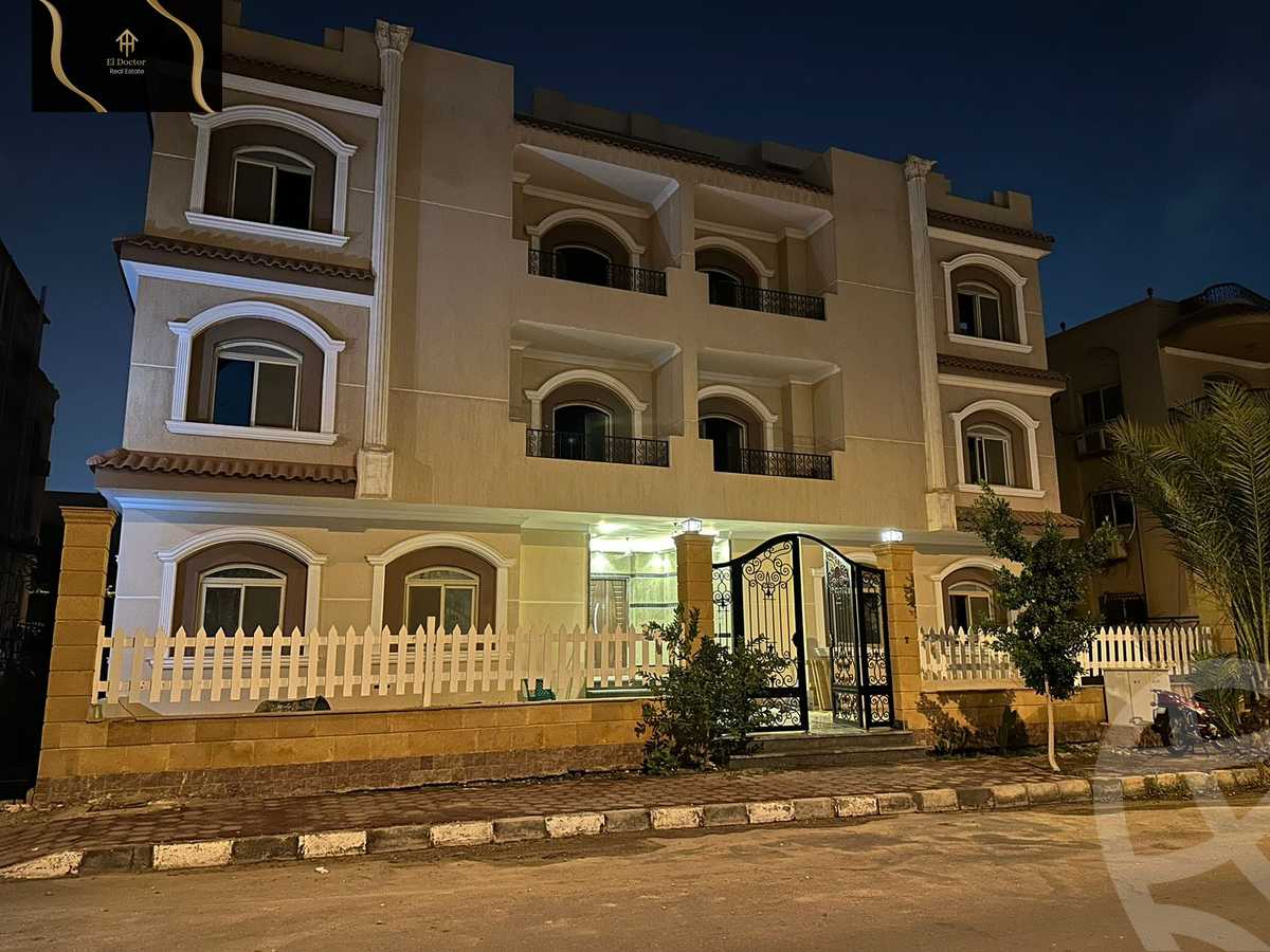 https://aqarmap.com.eg/en/listing/5841420-for-sale-cairo-new-cairo-lrhb-city-phase-1-ahmed-rami-st