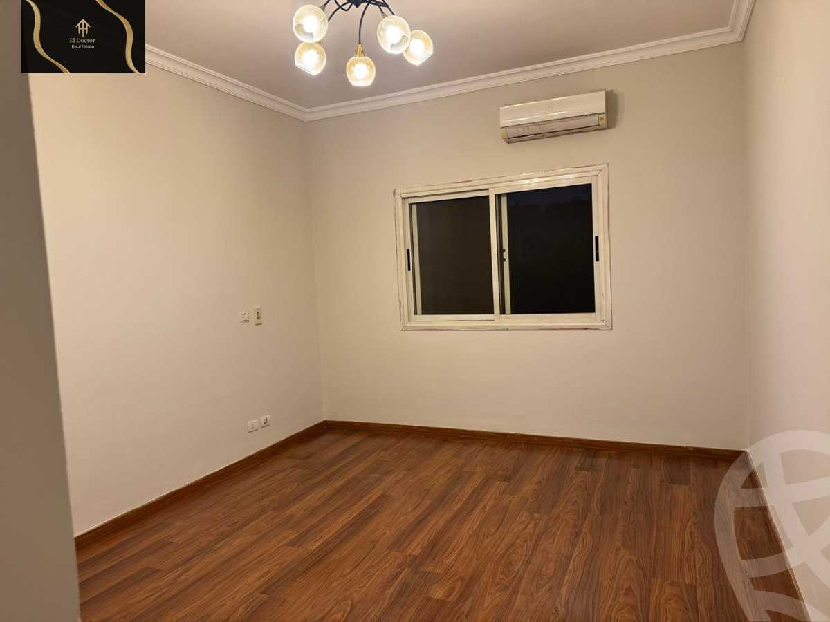 https://aqarmap.com.eg/en/listing/5841506-for-sale-cairo-new-cairo-lrhb-city-phase-4-mohammed-farid-st