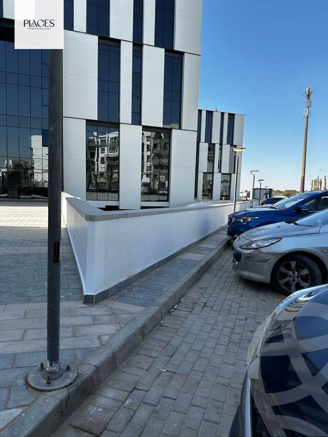 https://aqarmap.com.eg/en/listing/5566681-for-sale-cairo-new-cairo-compounds-hyde-park