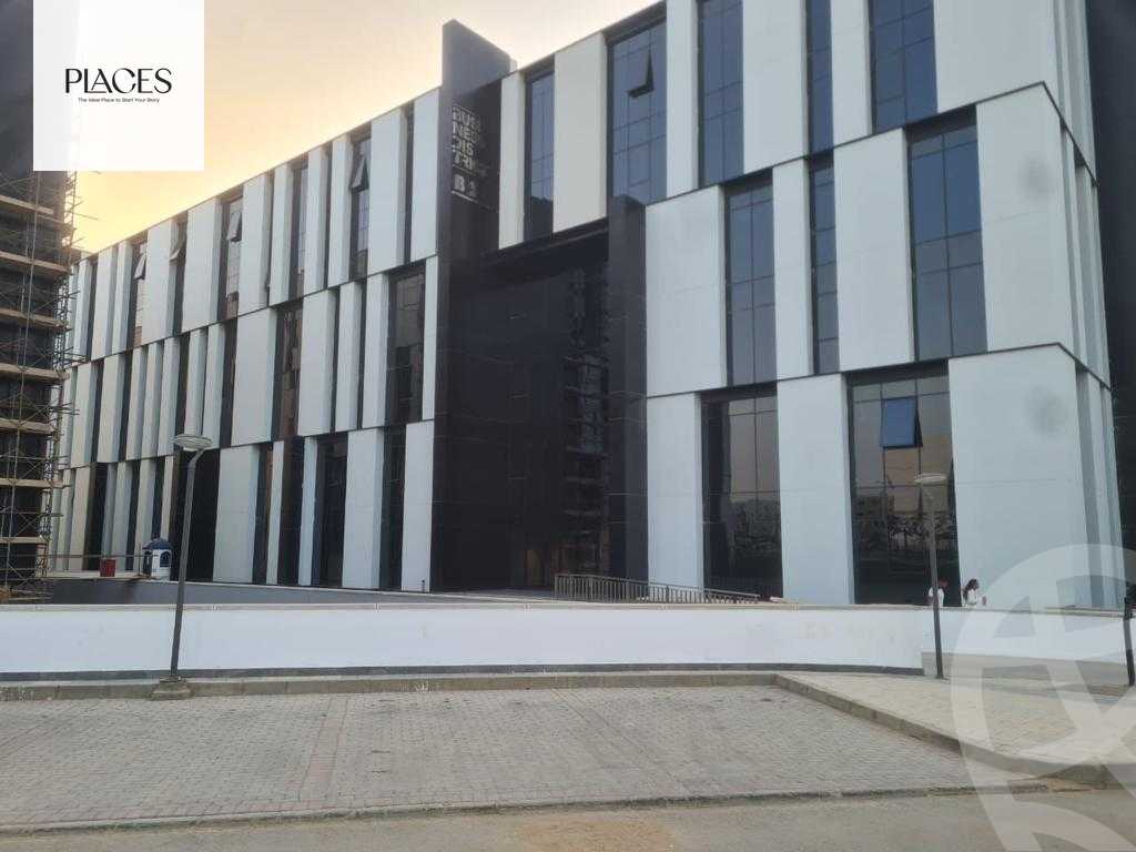 https://aqarmap.com.eg/en/listing/5865480-for-rent-cairo-new-cairo-compounds-mountain-view-hyde-park