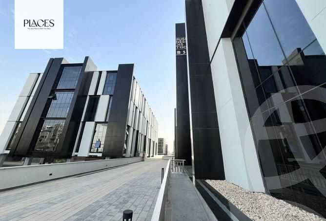 https://aqarmap.com.eg/en/listing/6134868-for-sale-cairo-new-cairo-compounds-hyde-park-business-district