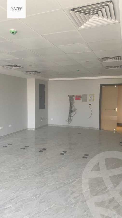 https://aqarmap.com.eg/ar/listing/6542657-for-rent-cairo-new-cairo-compounds-hyde-park-centre-ville-hyde-park