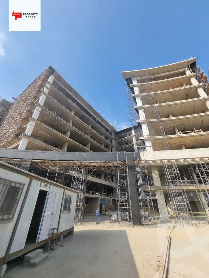 https://aqarmap.com.eg/en/listing/4167720-for-sale-cairo-new-administrative-capital-al-hay-al-maly-mrkyh-mwl