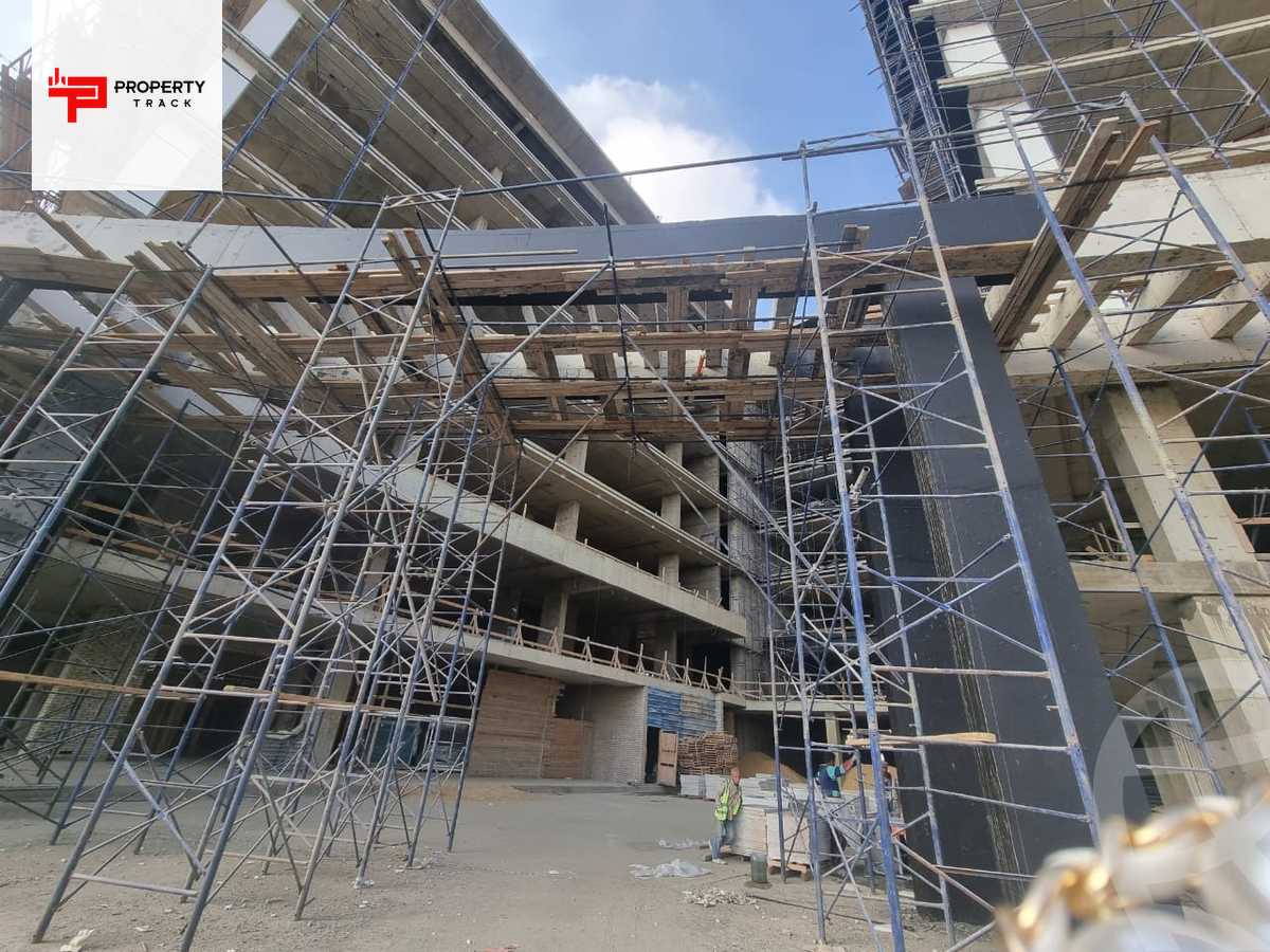 https://aqarmap.com.eg/en/listing/4167720-for-sale-cairo-new-administrative-capital-al-hay-al-maly-mrkyh-mwl