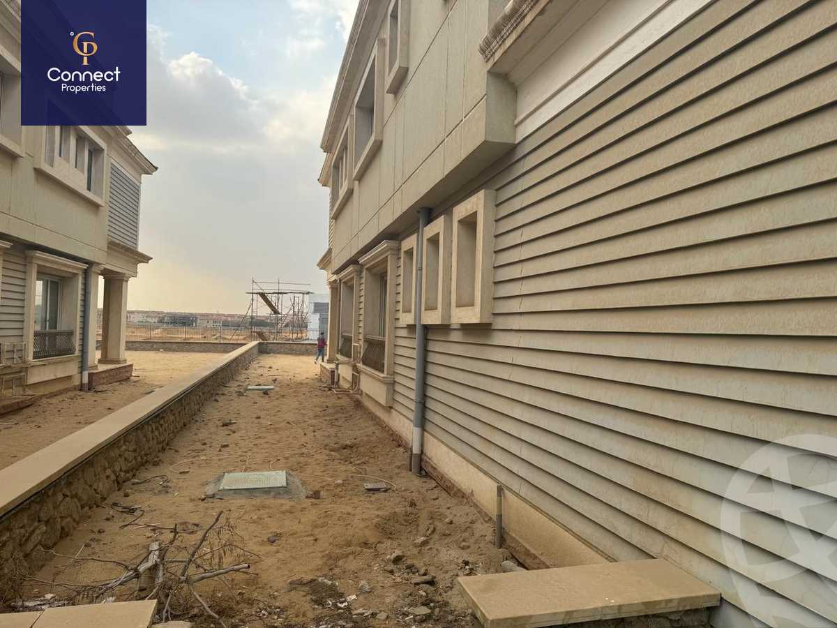 https://aqarmap.com.eg/ar/listing/5410524-for-sale-cairo-new-cairo-compounds-mountain-view-hyde-park