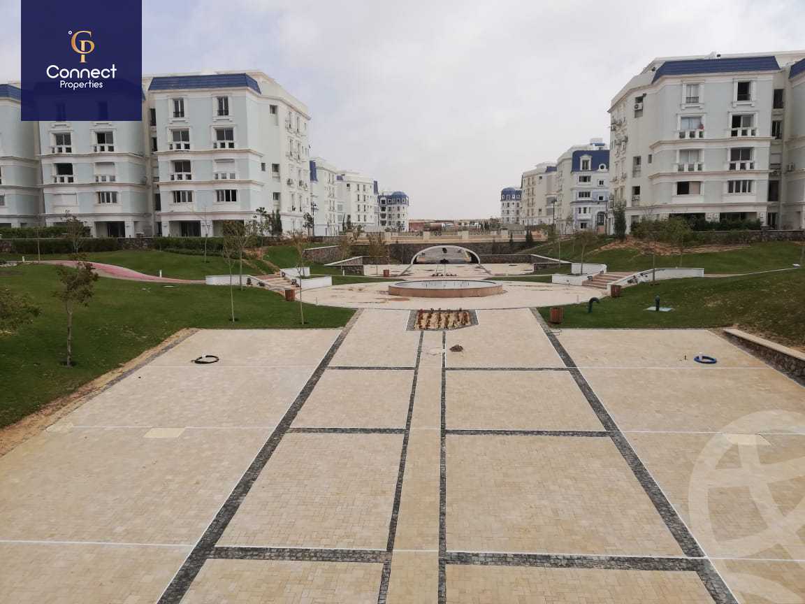 https://aqarmap.com.eg/ar/listing/5546784-for-sale-cairo-new-cairo-compounds-mountain-view-hyde-park