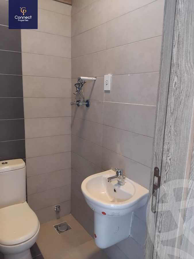 https://aqarmap.com.eg/en/listing/5639036-for-sale-cairo-new-cairo-compounds-bznys-bls-ktlyst-llttwyr