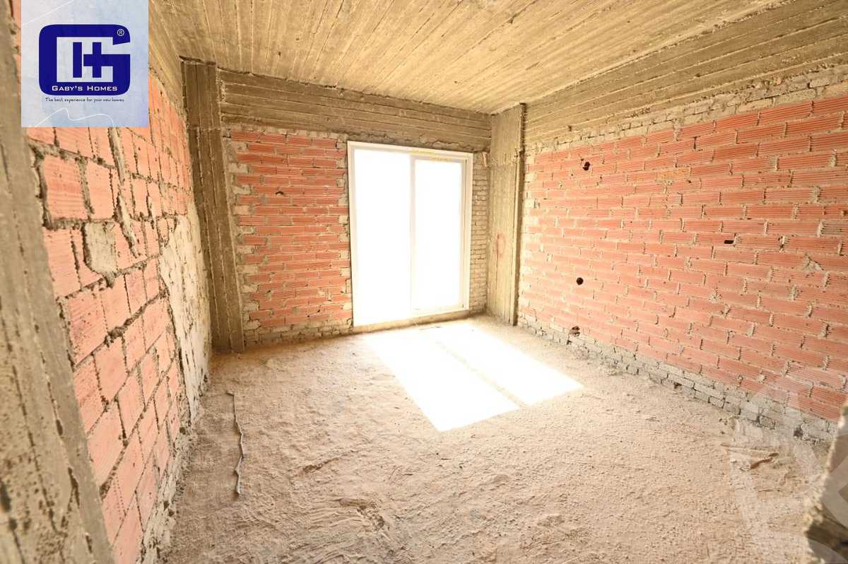 https://aqarmap.com.eg/en/listing/5720022-for-sale-cairo-new-cairo-compounds-mountain-view-hyde-park