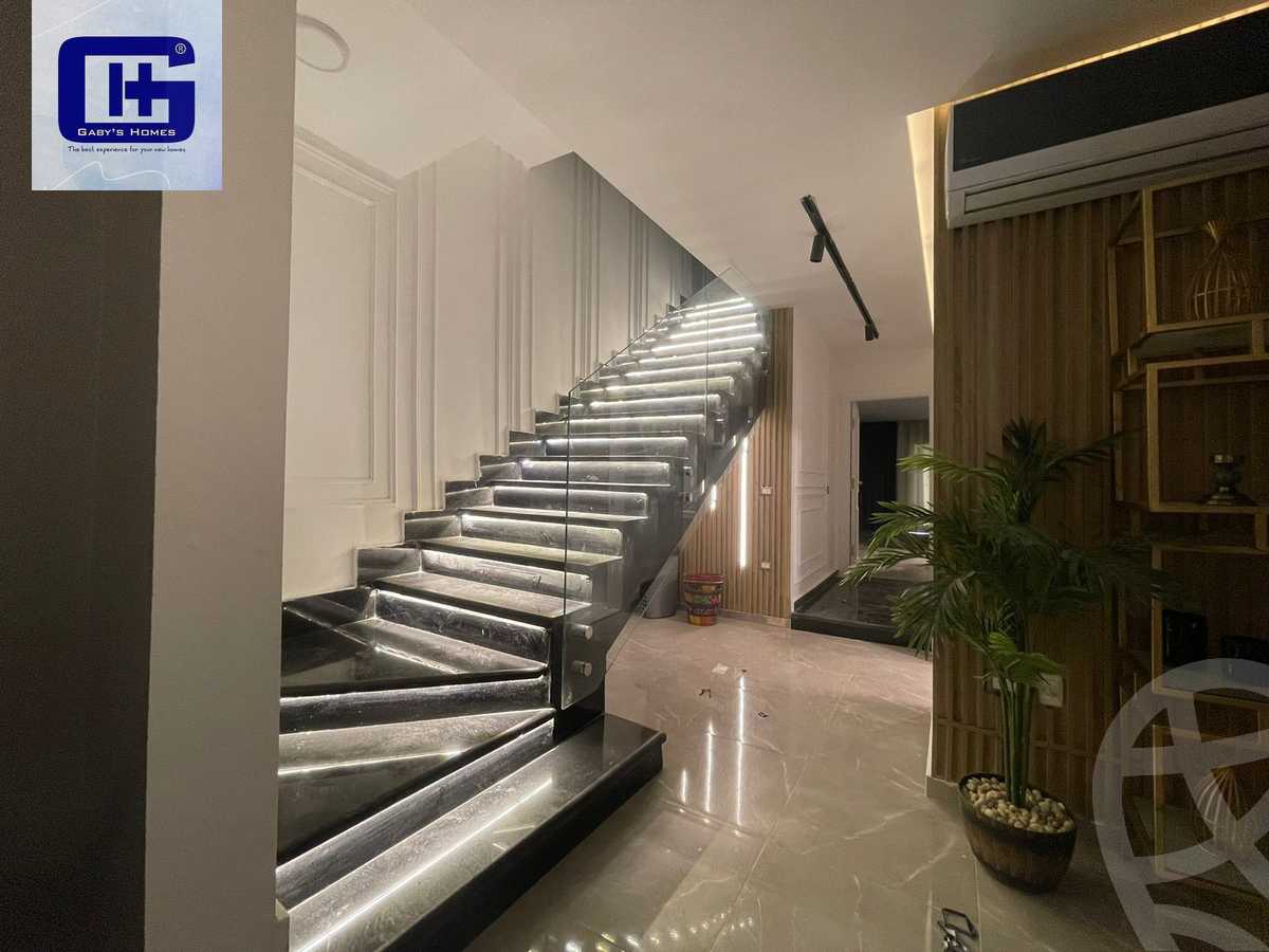 https://aqarmap.com.eg/en/listing/5830316-for-sale-cairo-new-cairo-compounds-mountain-view-hyde-park