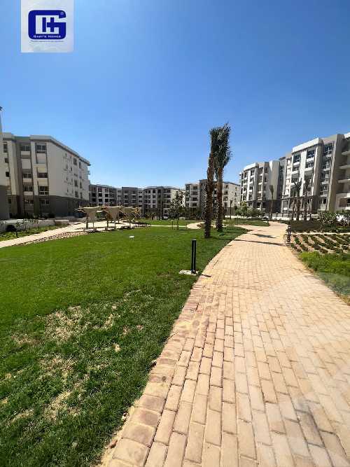 https://aqarmap.com.eg/en/listing/6035349-for-sale-cairo-new-cairo-compounds-garden-residence-hyde-park
