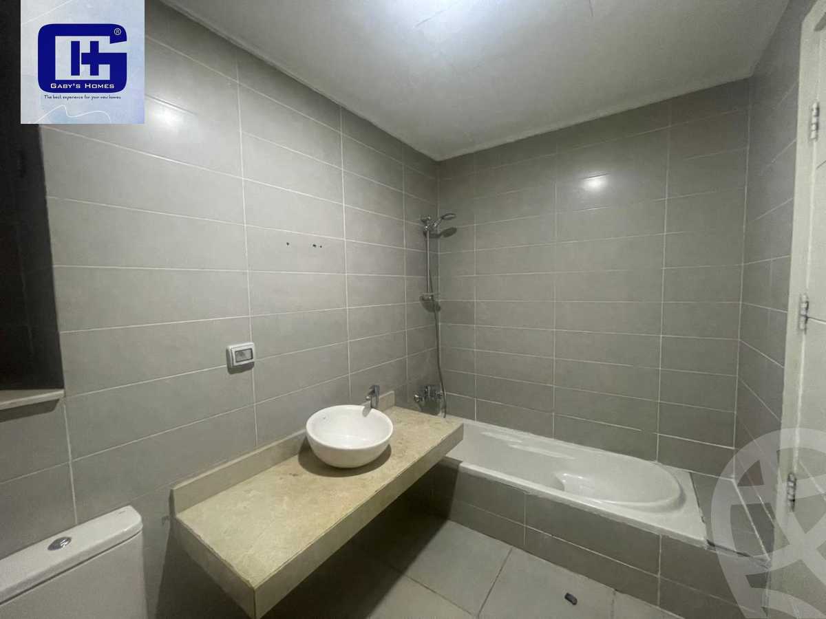 https://aqarmap.com.eg/ar/listing/6189983-for-sale-cairo-new-cairo-compounds-kmbwnd-fyldj-jyt-blm-hylz