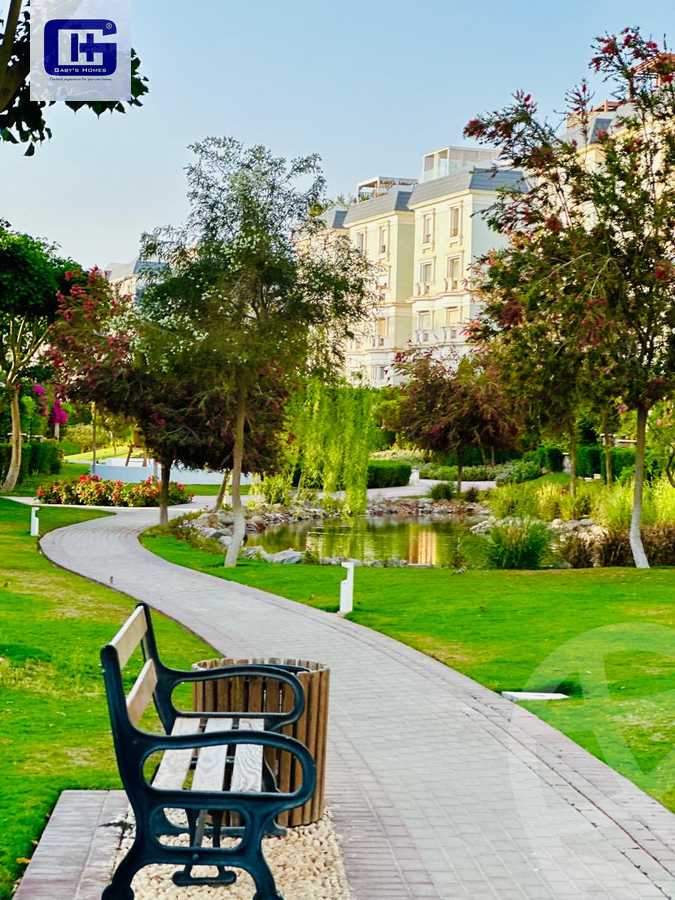 https://aqarmap.com.eg/en/listing/6268793-for-sale-cairo-new-cairo-compounds-mountain-view-hyde-park