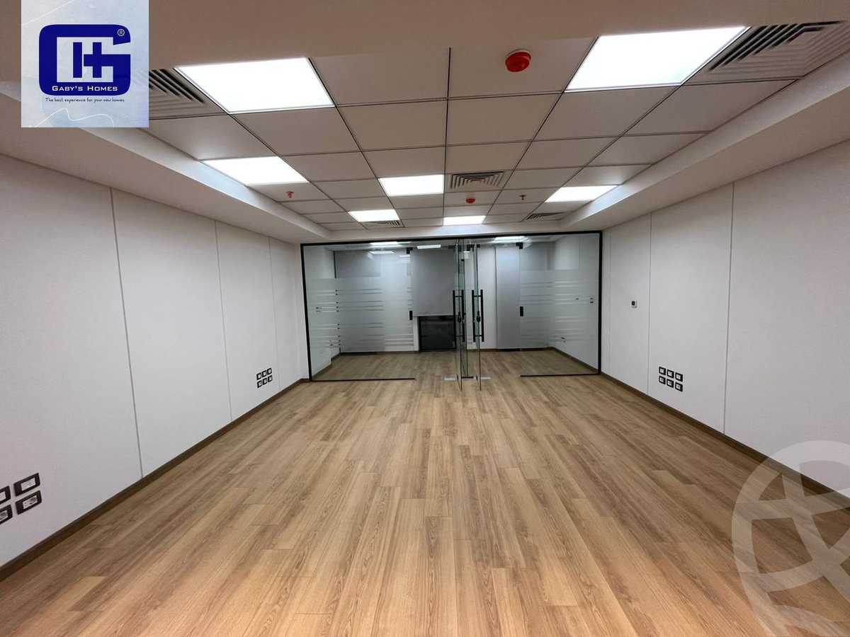 https://aqarmap.com.eg/ar/listing/6404445-for-rent-cairo-new-cairo-compounds-hyde-park-centre-ville-hyde-park