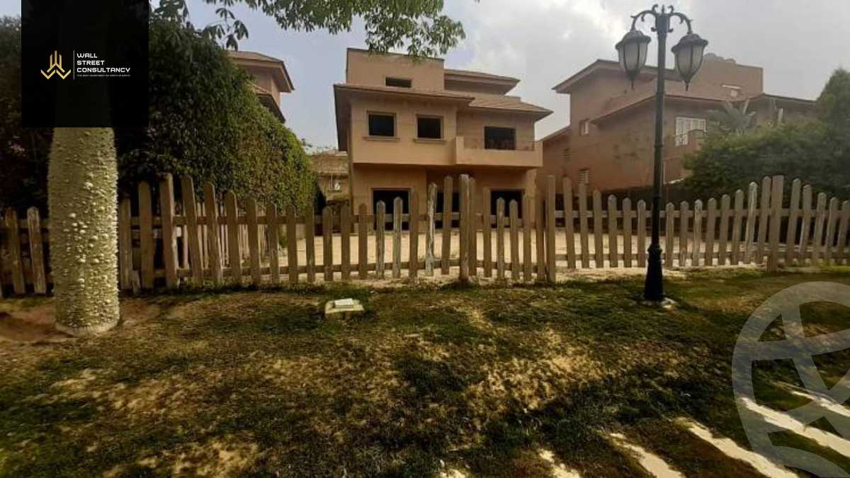 https://aqarmap.com.eg/en/listing/5509067-for-sale-cairo-new-cairo-compounds-moon-valley