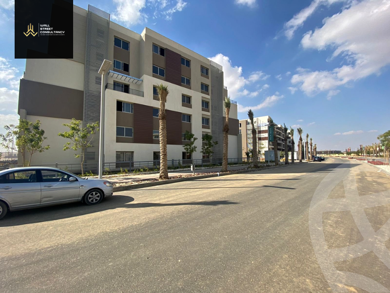 https://aqarmap.com.eg/en/listing/5521669-for-sale-cairo-new-cairo-compounds-blm-hylz-nyw-kyrw