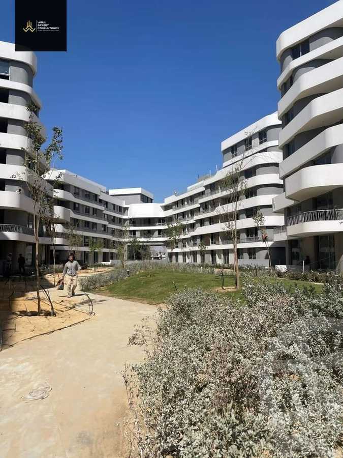 https://aqarmap.com.eg/ar/listing/5530846-for-sale-cairo-new-cairo-lmstqbl-syty-compounds-bloomfields