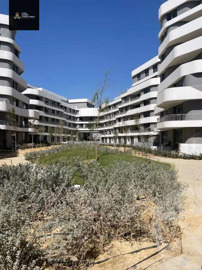 https://aqarmap.com.eg/ar/listing/5530846-for-sale-cairo-new-cairo-lmstqbl-syty-compounds-bloomfields