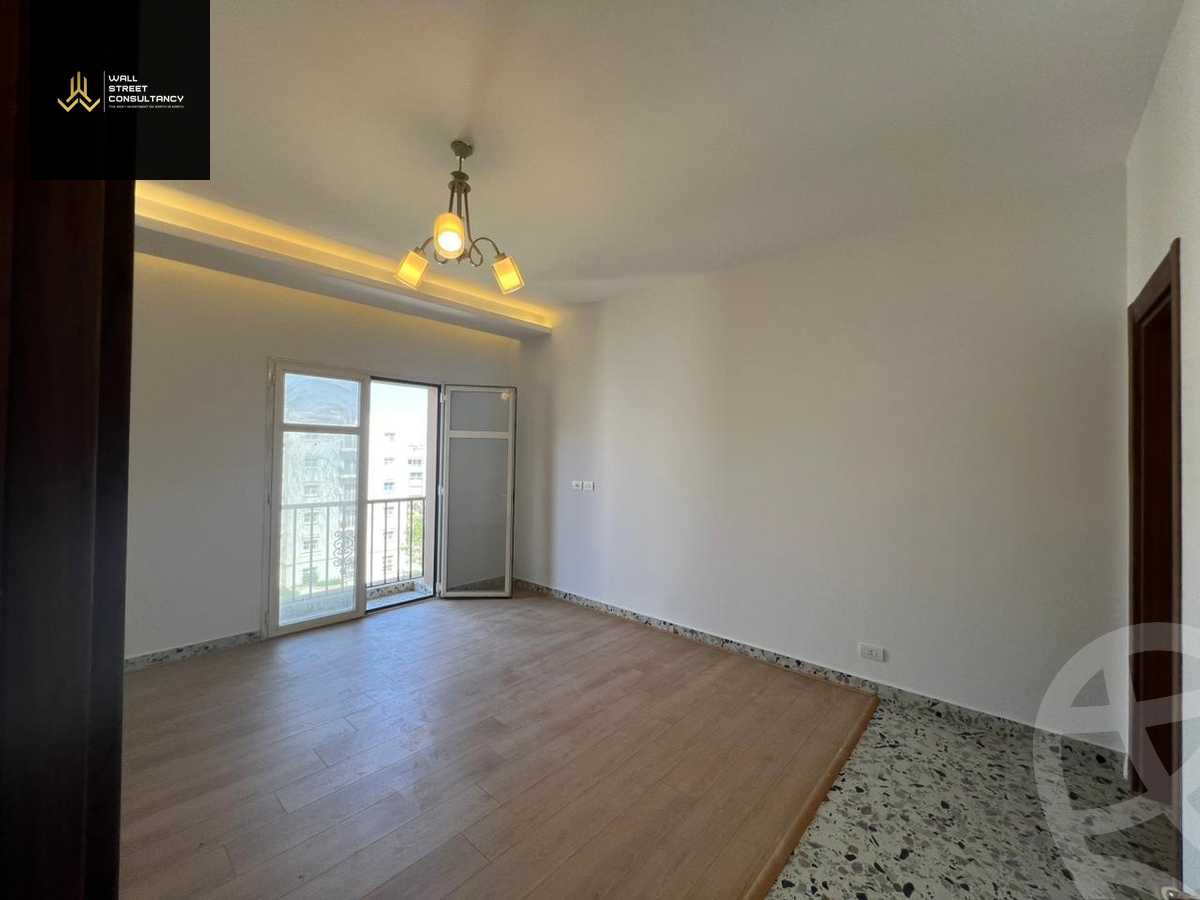 https://aqarmap.com.eg/ar/listing/6191343-for-rent-cairo-new-cairo-compounds-hyde-park-centre-ville-hyde-park