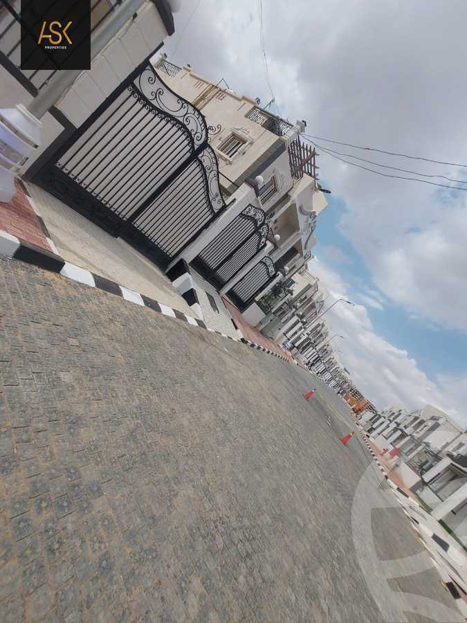 https://aqarmap.com.eg/ar/listing/3753287-for-sale-cairo-new-administrative-capital-r7-le-ciel